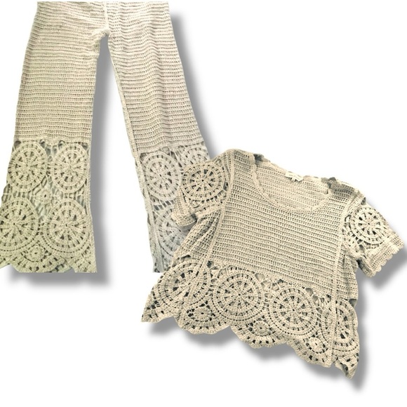 Solitaire Tops - Bohemian Top & Pant Crochet Lace Pattern Set by Solitaire Size L, fits like M.